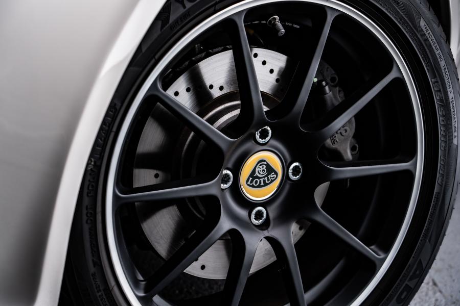 Колеса Lotus Elise Sport 220 2017 года  (WW) (фото 3 из 35)